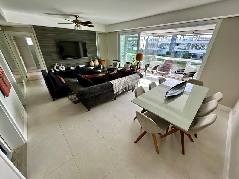 Casa com 4 dormitórios em Condomínio: 5ª foto da galeria de imagens do imóvel