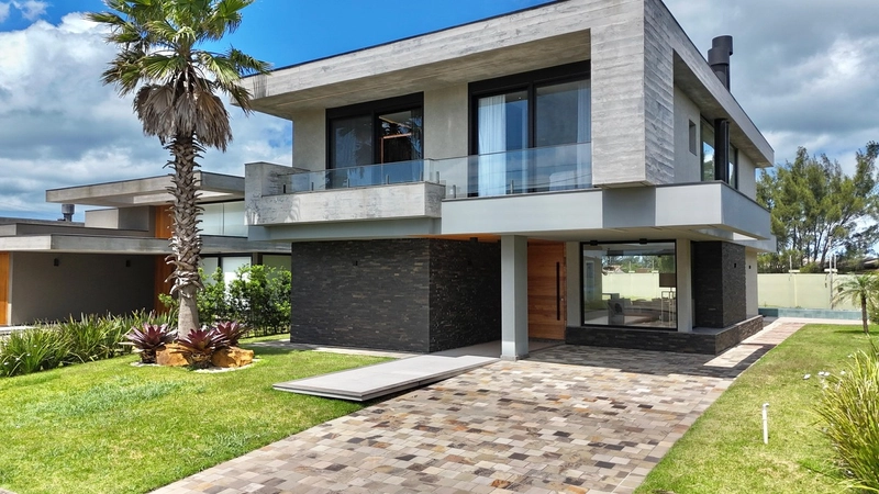 CELEBRATION - SOBRADO COM 5 SUÍTES