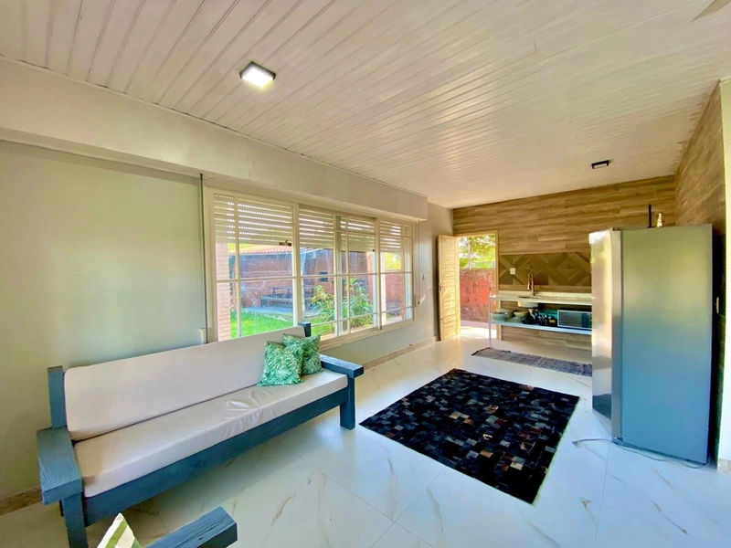 ATLÂNTIDA -  CASA TÉRREA A UMA QUADRA DA AVENIDA CENTRAL: 5ª foto da galeria de imagens do imóvel