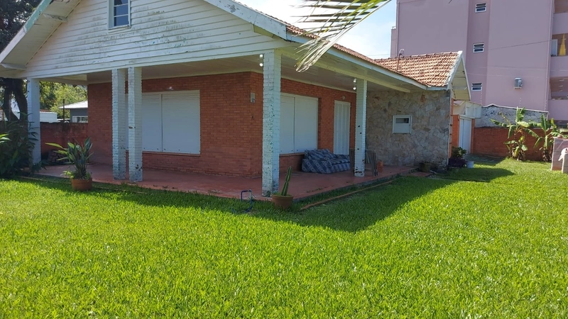 ATLÂNTIDA -  CASA TÉRREA A UMA QUADRA DA AVENIDA CENTRAL: 1ª foto da galeria de imagens do imóvel