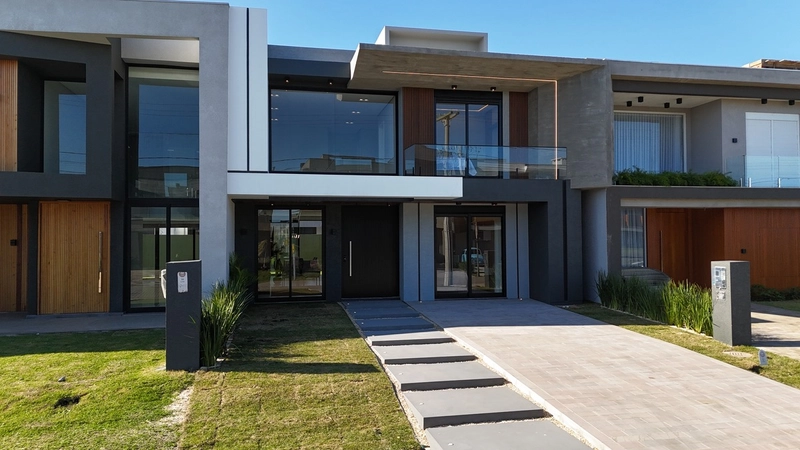 SUNSET - SOBRADO ALTO PADRÃO: 2ª foto da galeria de imagens do imóvel