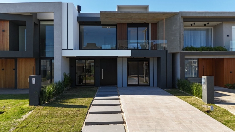 SUNSET - SOBRADO ALTO PADRÃO