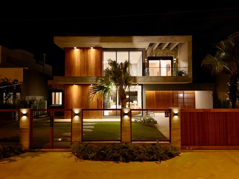 ATLÂNTIDA - SOBRADO EM EXCELENTE LOCALIZAÇÃO