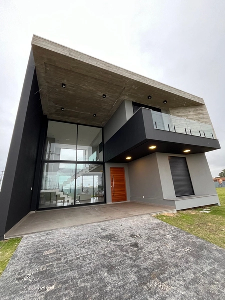 SANTORINI - LINDO SOBRADO: 1ª foto da galeria de imagens do imóvel