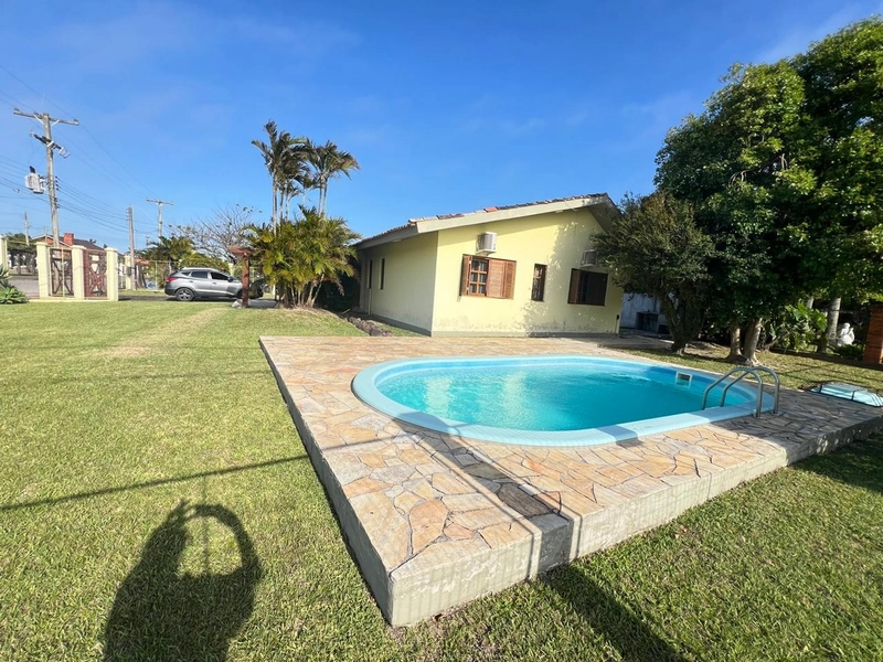 ATLÂNTIDA - CASA TÉRREA EM ÓTIMA LOCALIZAÇÃO: 1ª foto da galeria de imagens do imóvel