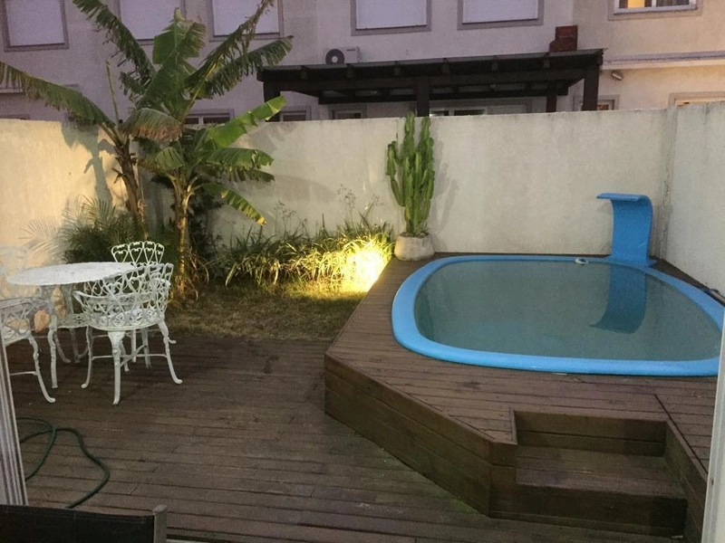 PATEO MARBELA - EXCELENTE SOBRADO