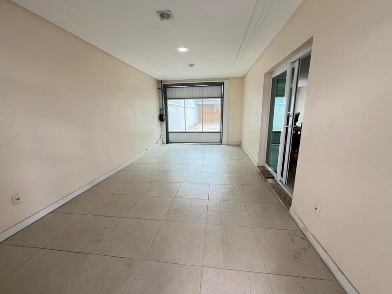 XANGRI-LÁ - EXCELENTE SOBRADO FRENTE MAR: 8ª foto da galeria de imagens do imóvel