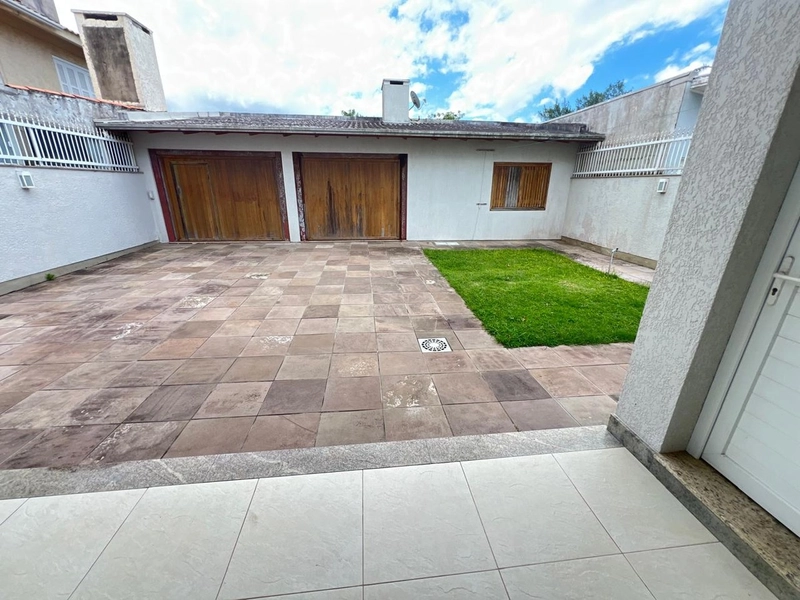 XANGRI-LÁ - EXCELENTE SOBRADO FRENTE MAR: 4ª foto da galeria de imagens do imóvel