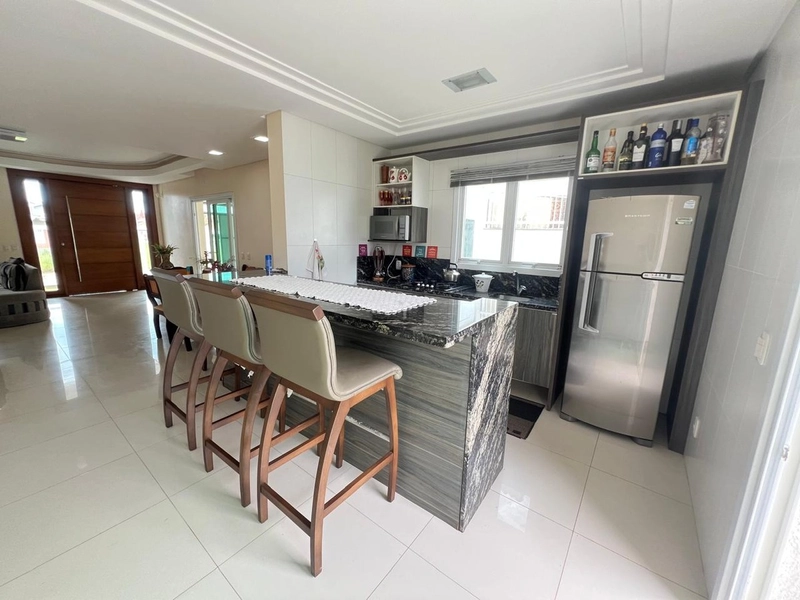 XANGRI-LÁ - EXCELENTE SOBRADO FRENTE MAR: 2ª foto da galeria de imagens do imóvel