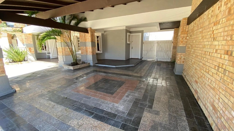 ATLÂNTIDA - SOBRADO FRENTE MAR EM EXCELENTE LOCALIZAÇÃO: 16ª foto da galeria de imagens do imóvel