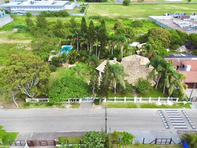 ATLÂNTIDA - EXCELENTE CASA TÉRREA PARA DESFRUTAR DE UM OTIMO DESCANSO: 2ª foto da galeria de imagens do imóvel