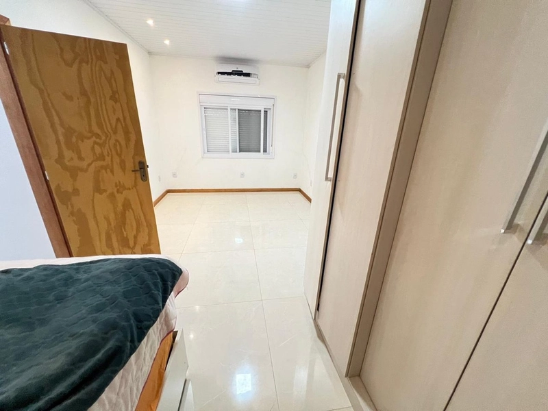 Casa com piscina e 3 dormitórios: 11ª foto da galeria de imagens do imóvel