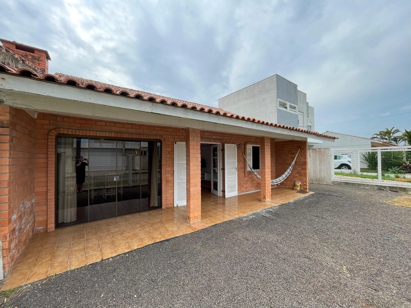 XANGRI-LÁ - CASA TÉRREA EM OTIMA LOCALIZAÇÃO