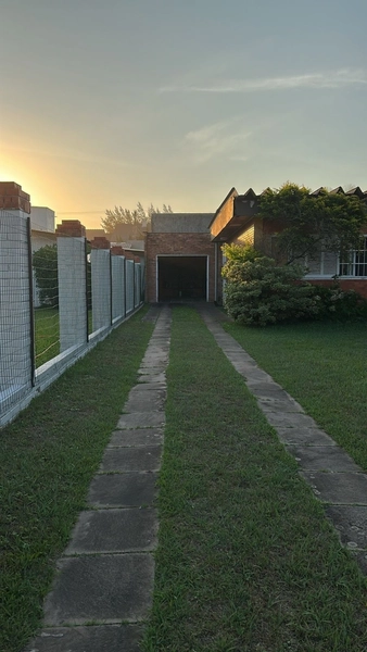 ATLÂNTIDA -  CASA TÉRREA FRENTE MAR EM LOCALIZAÇÃO EXCLUSIVA: 23ª foto da galeria de imagens do imóvel