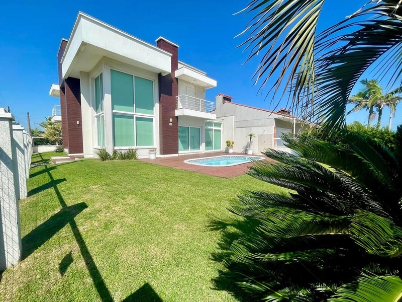 XANGRI-LÁ -  SOBRADO DE ESQUINA A POUCOS METROS DO MAR: 7ª foto da galeria de imagens do imóvel