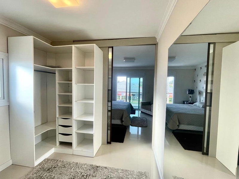 XANGRI-LÁ -  SOBRADO DE ESQUINA A POUCOS METROS DO MAR: 66ª foto da galeria de imagens do imóvel