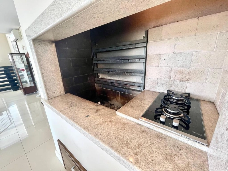 XANGRI-LÁ -  SOBRADO DE ESQUINA A POUCOS METROS DO MAR: 26ª foto da galeria de imagens do imóvel