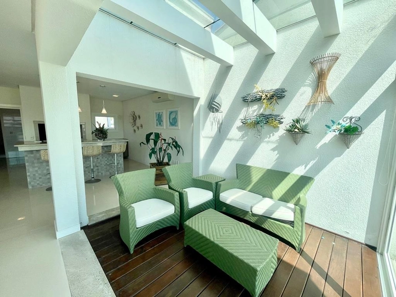 XANGRI-LÁ -  SOBRADO DE ESQUINA A POUCOS METROS DO MAR: 39ª foto da galeria de imagens do imóvel