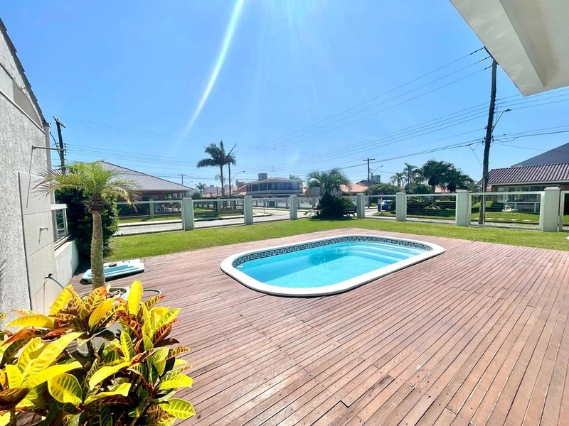 XANGRI-LÁ -  SOBRADO DE ESQUINA A POUCOS METROS DO MAR: 16ª foto da galeria de imagens do imóvel