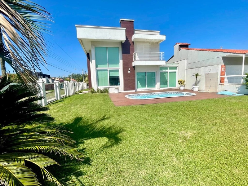 XANGRI-LÁ -  SOBRADO DE ESQUINA A POUCOS METROS DO MAR: 12ª foto da galeria de imagens do imóvel