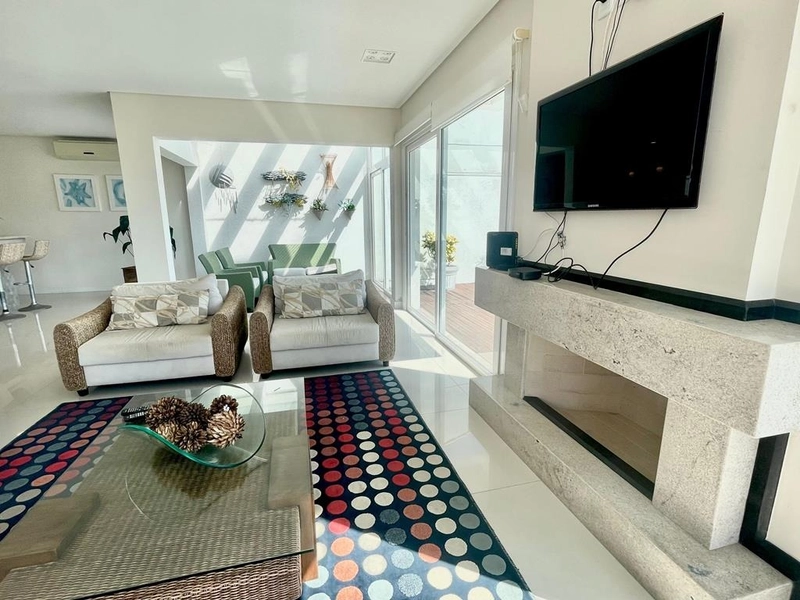 XANGRI-LÁ -  SOBRADO DE ESQUINA A POUCOS METROS DO MAR: 36ª foto da galeria de imagens do imóvel