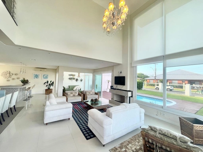 XANGRI-LÁ -  SOBRADO DE ESQUINA A POUCOS METROS DO MAR: 49ª foto da galeria de imagens do imóvel