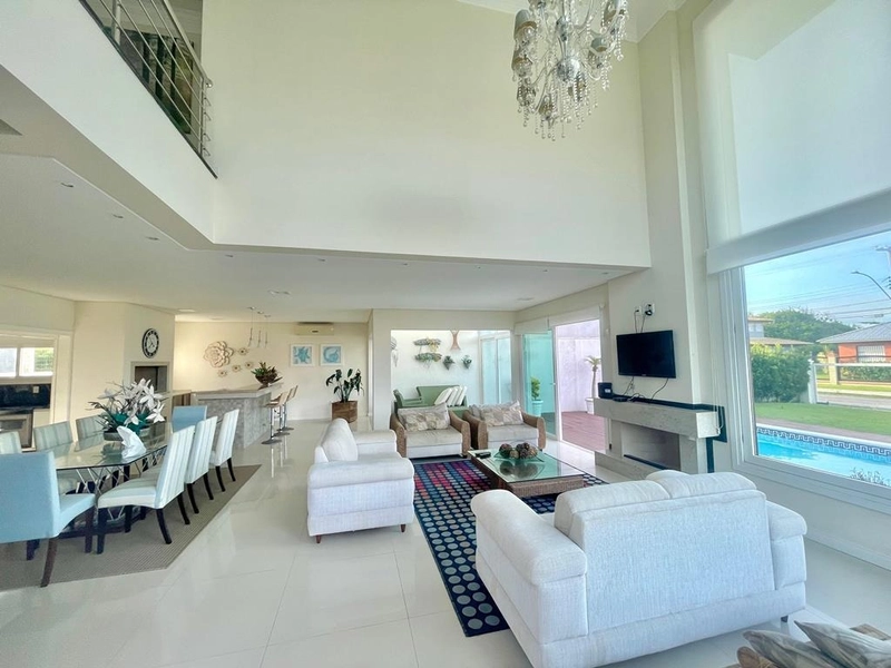 XANGRI-LÁ -  SOBRADO DE ESQUINA A POUCOS METROS DO MAR: 35ª foto da galeria de imagens do imóvel