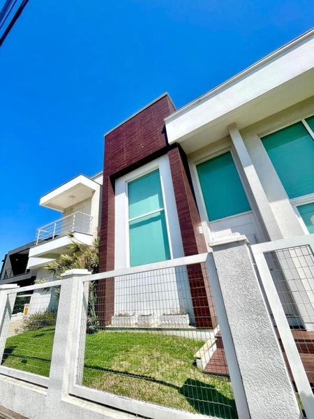 XANGRI-LÁ -  SOBRADO DE ESQUINA A POUCOS METROS DO MAR: 19ª foto da galeria de imagens do imóvel