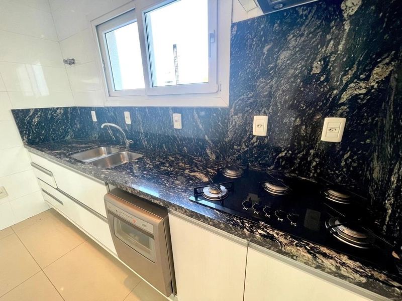 XANGRI-LÁ -  SOBRADO DE ESQUINA A POUCOS METROS DO MAR: 31ª foto da galeria de imagens do imóvel