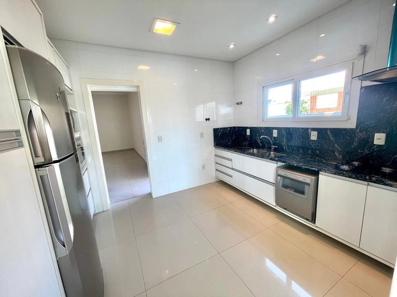 XANGRI-LÁ -  SOBRADO DE ESQUINA A POUCOS METROS DO MAR: 28ª foto da galeria de imagens do imóvel