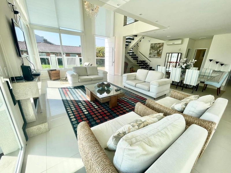 XANGRI-LÁ -  SOBRADO DE ESQUINA A POUCOS METROS DO MAR: 38ª foto da galeria de imagens do imóvel