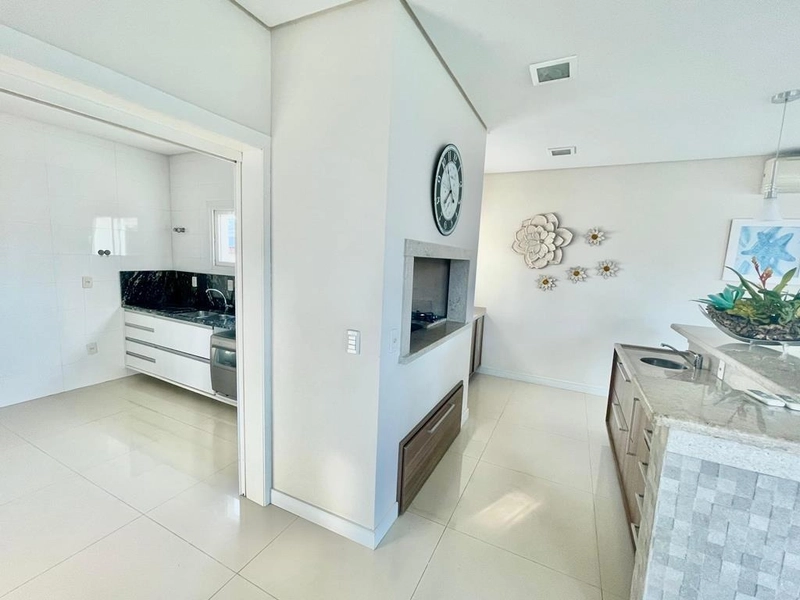 XANGRI-LÁ -  SOBRADO DE ESQUINA A POUCOS METROS DO MAR: 22ª foto da galeria de imagens do imóvel