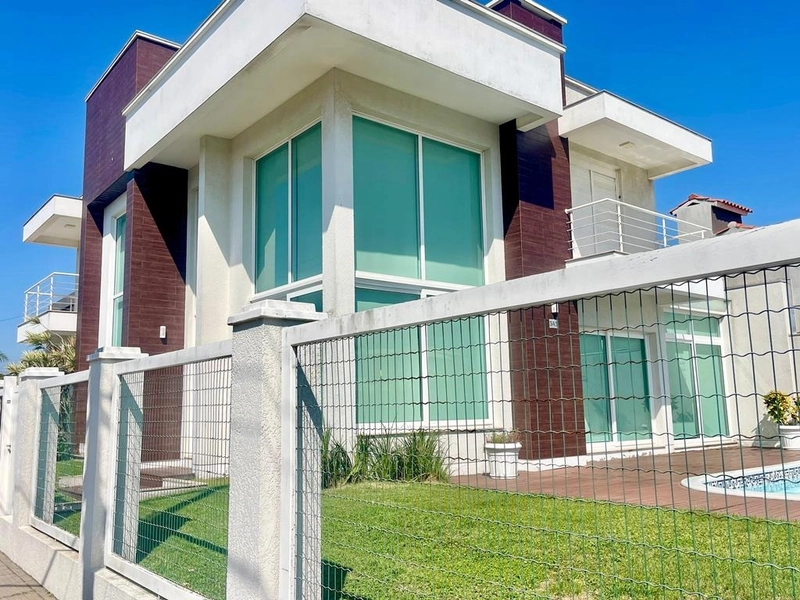 XANGRI-LÁ -  SOBRADO DE ESQUINA A POUCOS METROS DO MAR: 8ª foto da galeria de imagens do imóvel