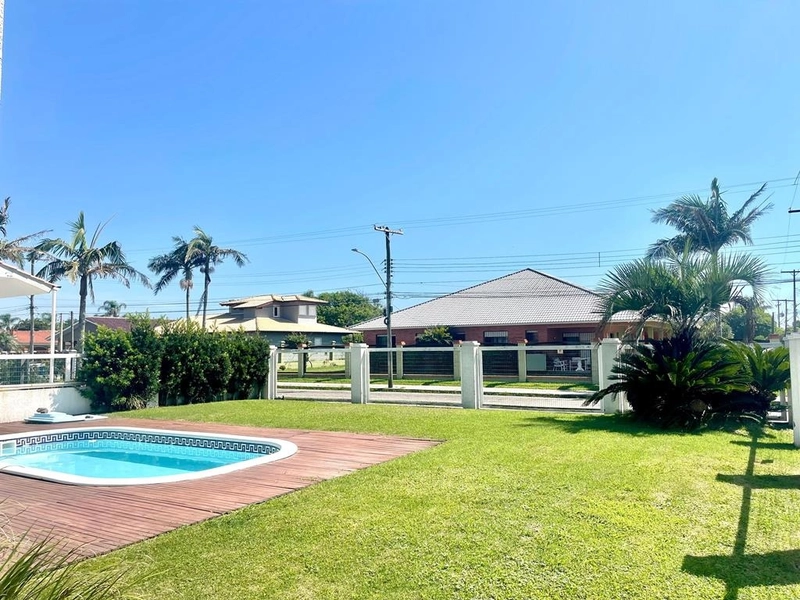 XANGRI-LÁ -  SOBRADO DE ESQUINA A POUCOS METROS DO MAR: 6ª foto da galeria de imagens do imóvel