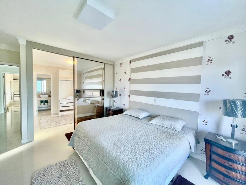 XANGRI-LÁ -  SOBRADO DE ESQUINA A POUCOS METROS DO MAR: 61ª foto da galeria de imagens do imóvel