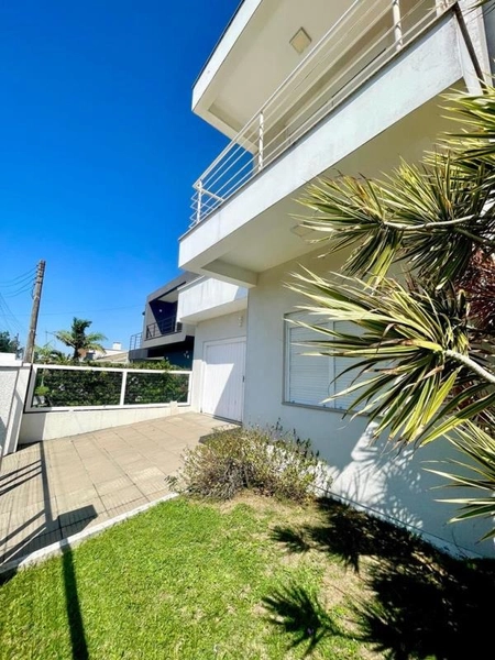 XANGRI-LÁ -  SOBRADO DE ESQUINA A POUCOS METROS DO MAR: 13ª foto da galeria de imagens do imóvel