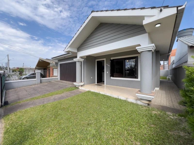 XANGRI-LÁ - CASA PRÓXIMA AO MAR COM 4 DORMITÓRIOS: 1ª foto da galeria de imagens do imóvel