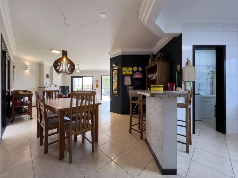 XANGRI-LÁ - CASA PRÓXIMA AO MAR COM 4 DORMITÓRIOS: 8ª foto da galeria de imagens do imóvel