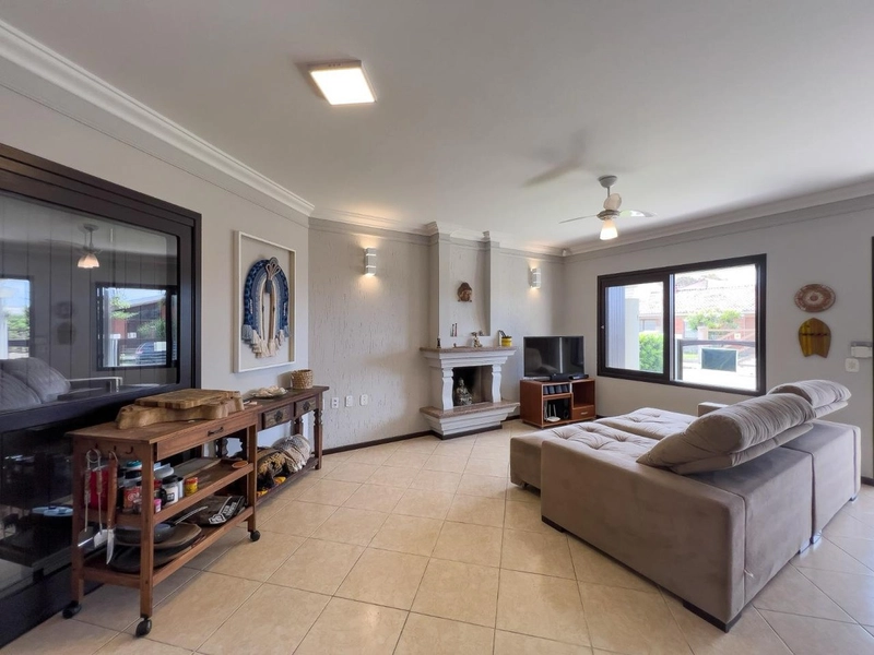 XANGRI-LÁ - CASA PRÓXIMA AO MAR COM 4 DORMITÓRIOS: 7ª foto da galeria de imagens do imóvel