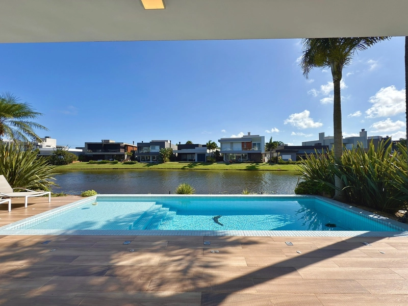 ENSEADA -  EXCELENTE SOBRADO BEIRA LAGO: 5ª foto da galeria de imagens do imóvel