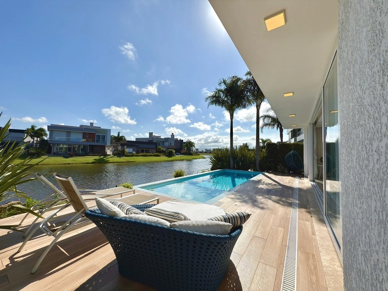 ENSEADA -  EXCELENTE SOBRADO BEIRA LAGO: 7ª foto da galeria de imagens do imóvel