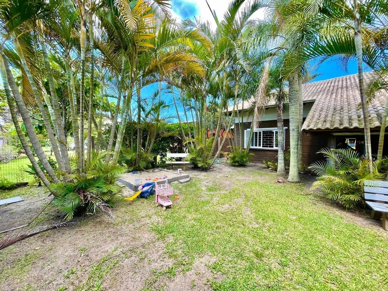 CASA COM 7 DORMITÓRIOS EM ATLÂNTIDA: 5ª foto da galeria de imagens do imóvel