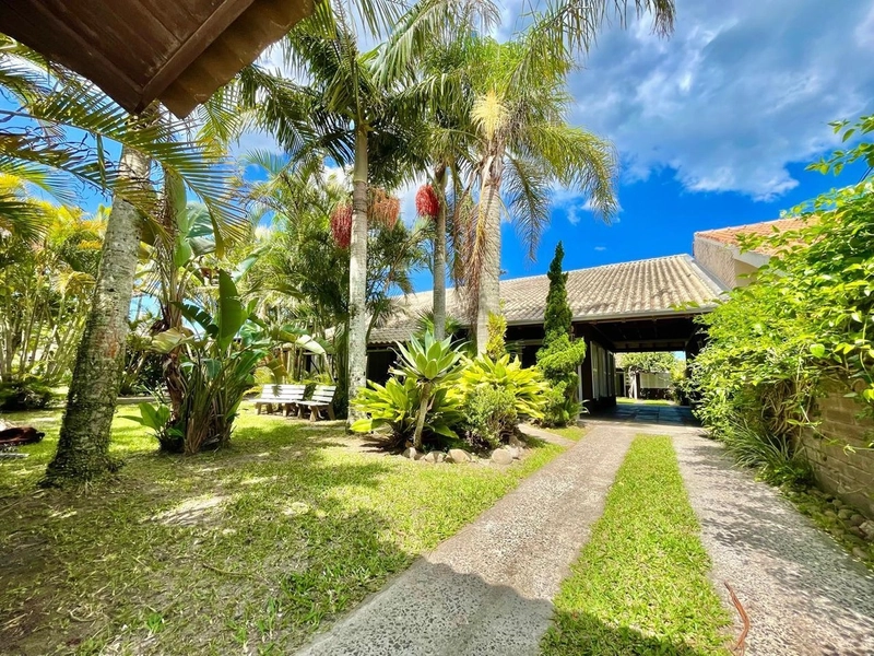 CASA COM 7 DORMITÓRIOS EM ATLÂNTIDA: 3ª foto da galeria de imagens do imóvel