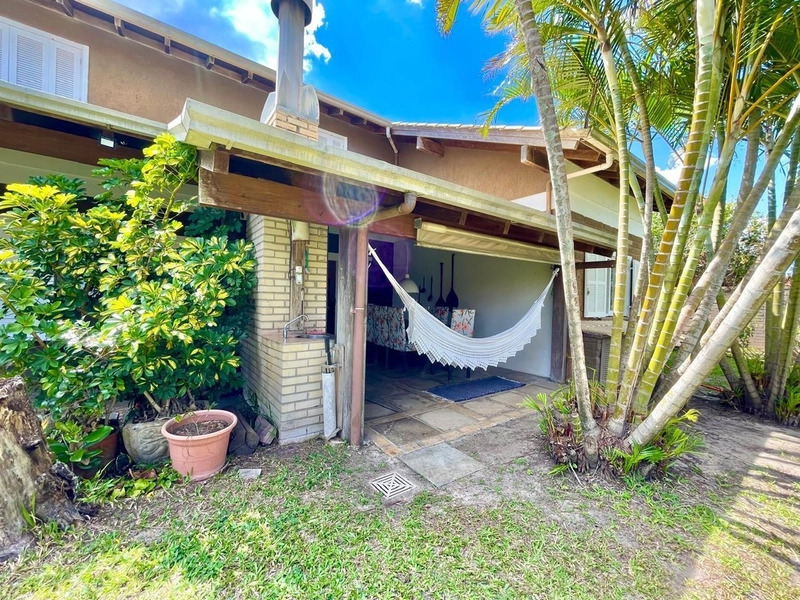 CASA COM 7 DORMITÓRIOS EM ATLÂNTIDA: 32ª foto da galeria de imagens do imóvel