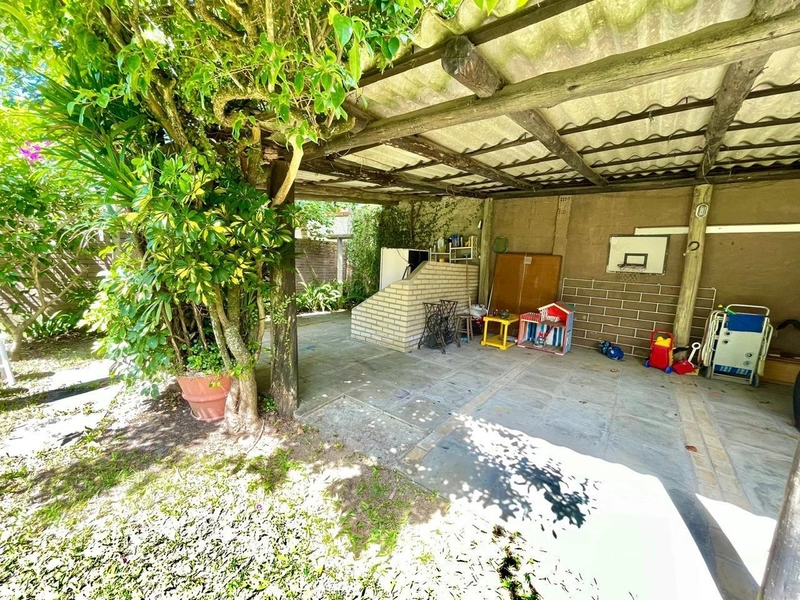 CASA COM 7 DORMITÓRIOS EM ATLÂNTIDA: 36ª foto da galeria de imagens do imóvel