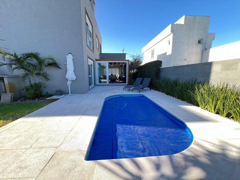 QUINTAS DO LAGO - MARAVILHOSO SOBRADO FRENTE NORTE: 4ª foto da galeria de imagens do imóvel