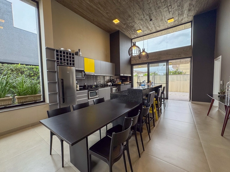 CASA EM CONDOMÍNIIO COM 4 SUÍTES: 8ª foto da galeria de imagens do imóvel