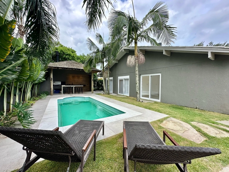 ATLÂNTIDA - CASA 5 DORMITÓRIOS, 1 SUÍTE, PISCINA: 1ª foto da galeria de imagens do imóvel