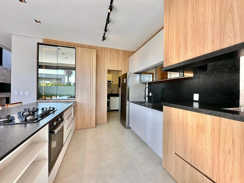 SOBRADO EM CONDOMÍNIO COM 4 SUÍTES: 14ª foto da galeria de imagens do imóvel