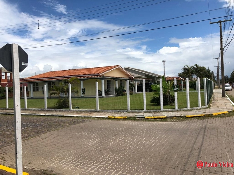 ATLÂNTIDA - CASA DE ESQUINA COM TERRENO DIFERENCIADO: 11ª foto da galeria de imagens do imóvel